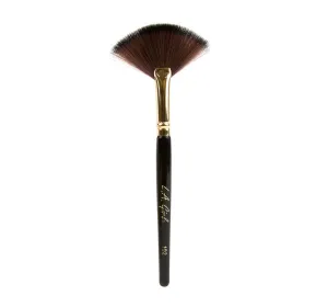 LA Girl Fan Brush 102